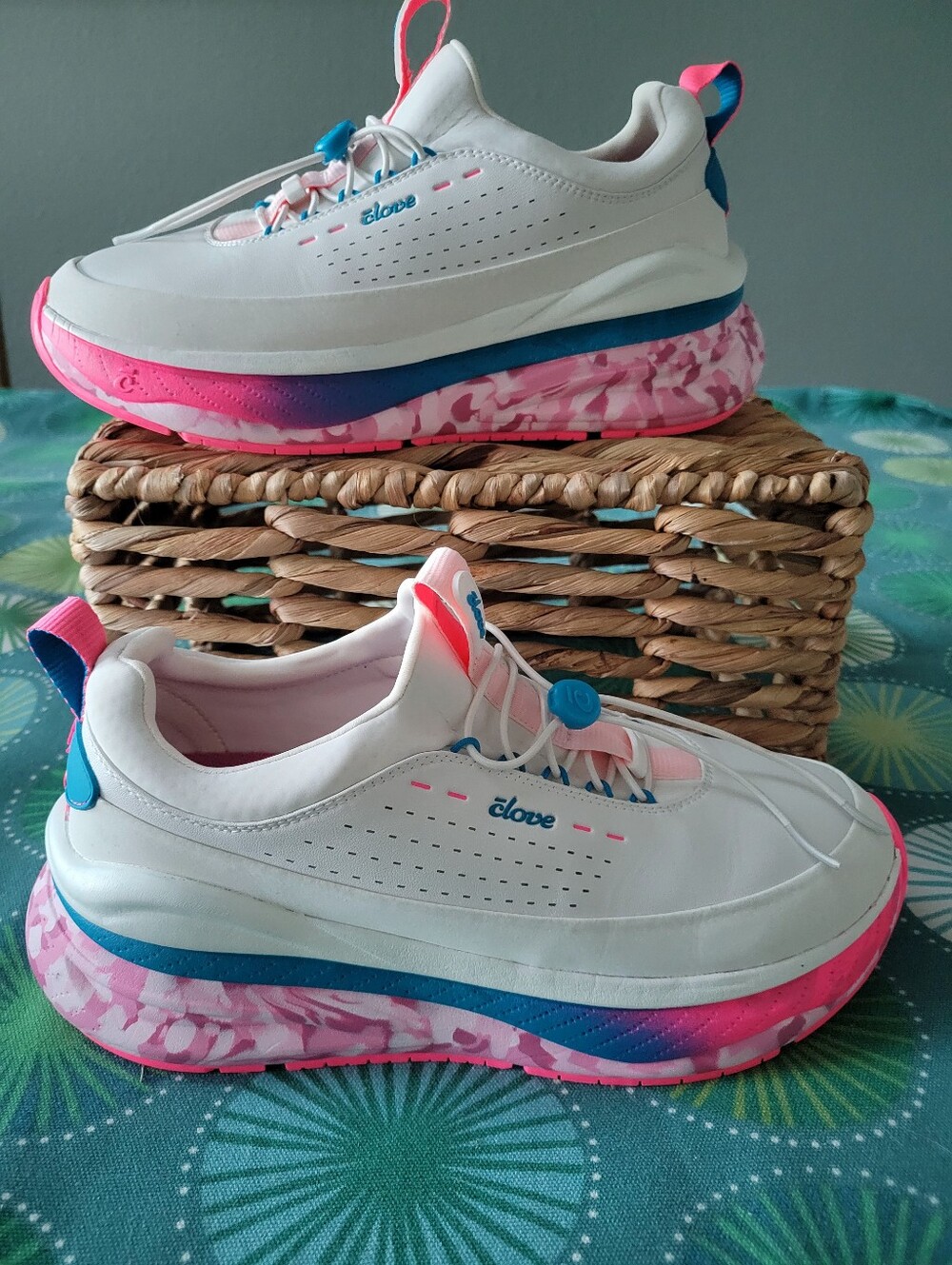 Clove Supercush™ Forte 2 White Pink Marble Bungee Athletic Shoe Size 9